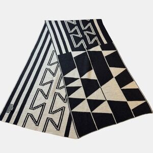 Classic Alpaca Scarf Womens OS 64x16 Black Gray Geometric 100% Baby Alpaca Wrap